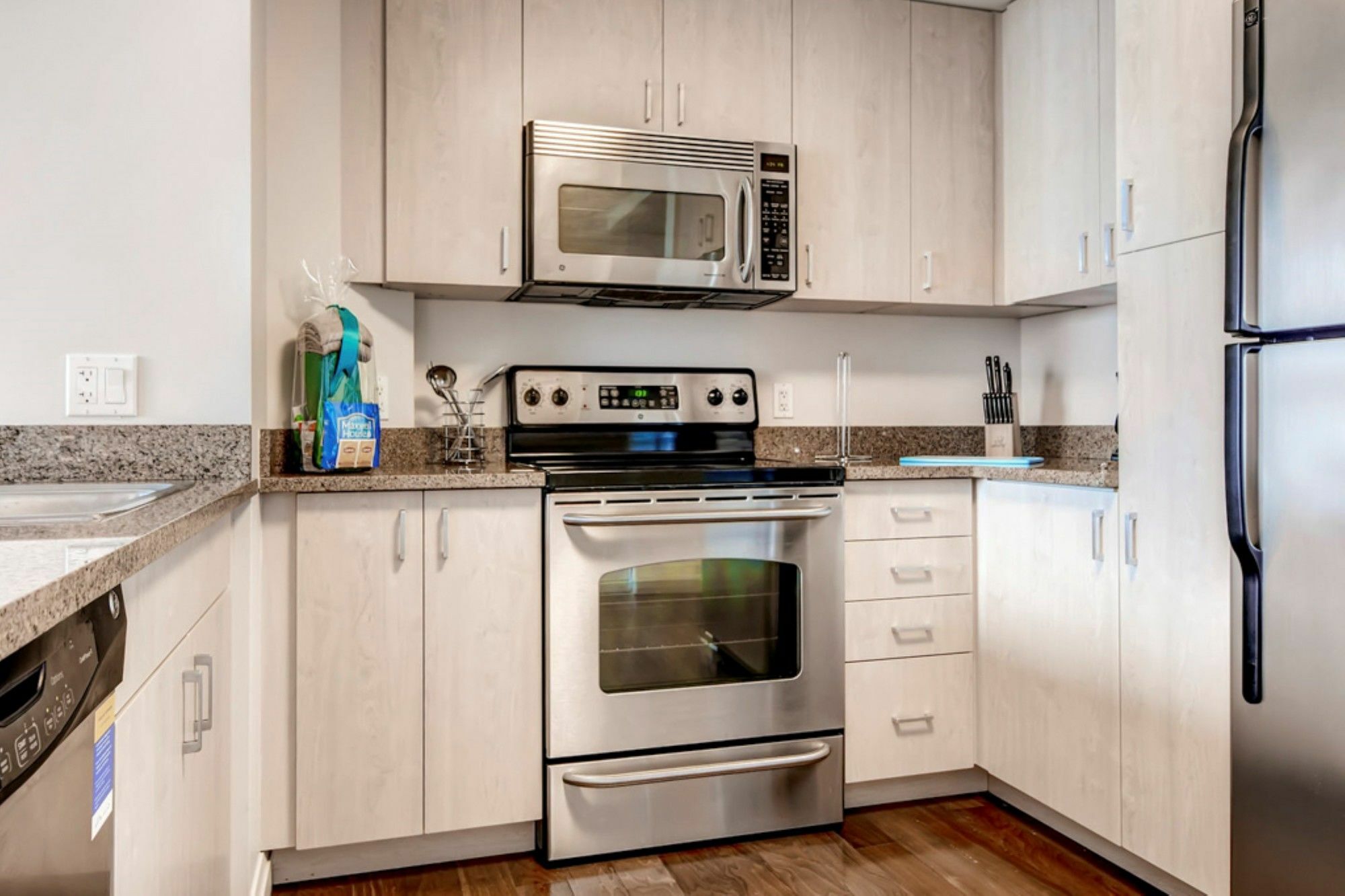 Global Luxury Suites At Boston Garden Екстериор снимка